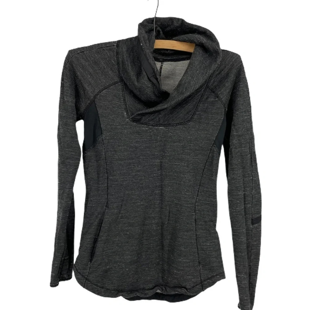Lululemon Run: Pitter Patter Pullover grey black longsleeved shirt 4